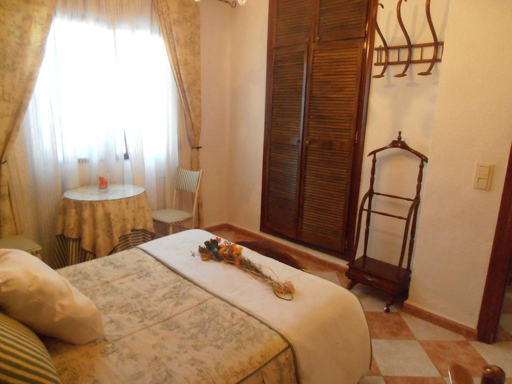 Alojamiento Rural Torre Hueca Hotel Pinos Puente Habitación foto